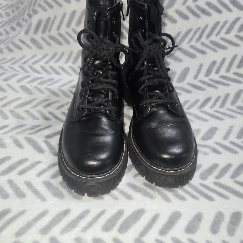 Black Lace-Up Women's Boots
